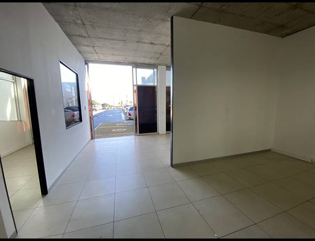 152M² OFFICE FOR SALE IN PAARDEN EILAND